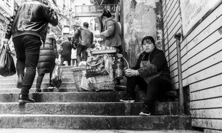 Photo: Staircase Kitchen, by Gauthier DELECROIX – 郭天