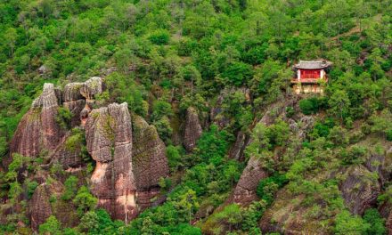 Photo: Shibao Mountain, Yunnan, by Rod Waddington