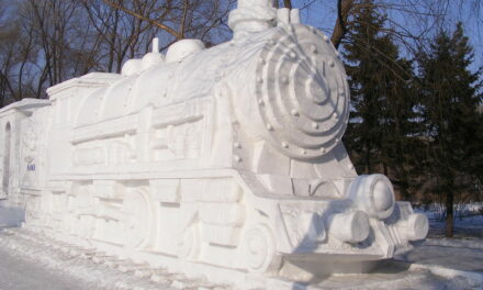 Photo: Snow steam train, Harbin International Ice and Snow Sculpture Festival, by Rincewind42