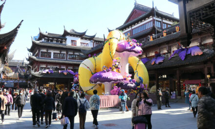 Photo: Yuyuan Gardens and Bazaar, Shanghai, China, by Juan Antonio Segal